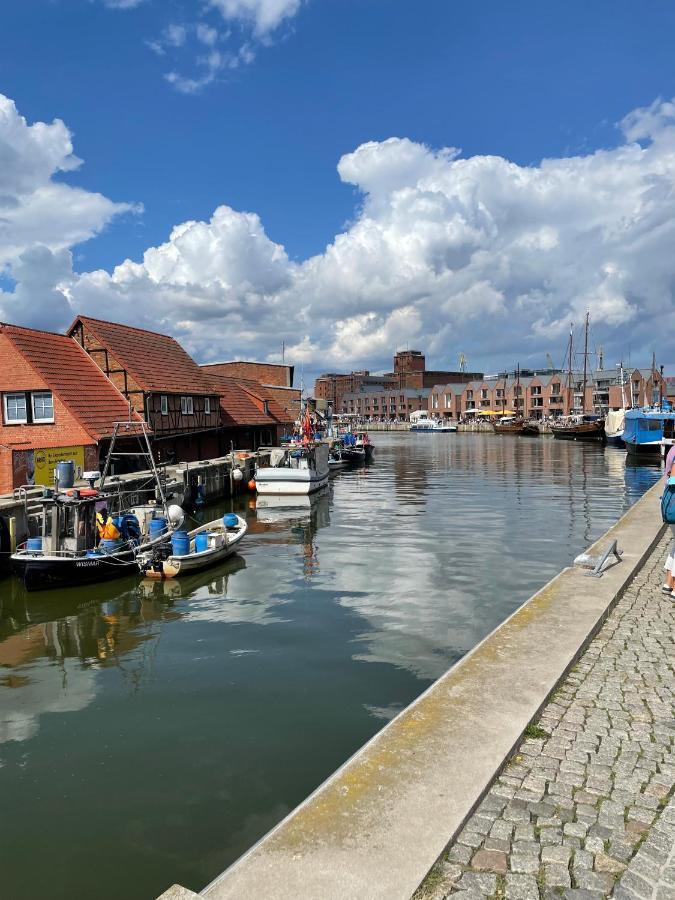 Dock 07 - Modernes 4 Sterne-Ferienapartment Direkt Am Hafen Wißmar Eksteriør bilde